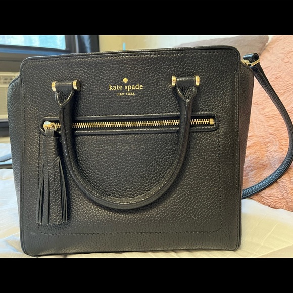 Medium sized black Kate Spade purse - Picture 2 of 5